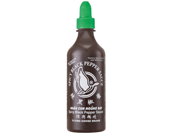 Flying Goose Pikante saus met zwarte peper 455 ml